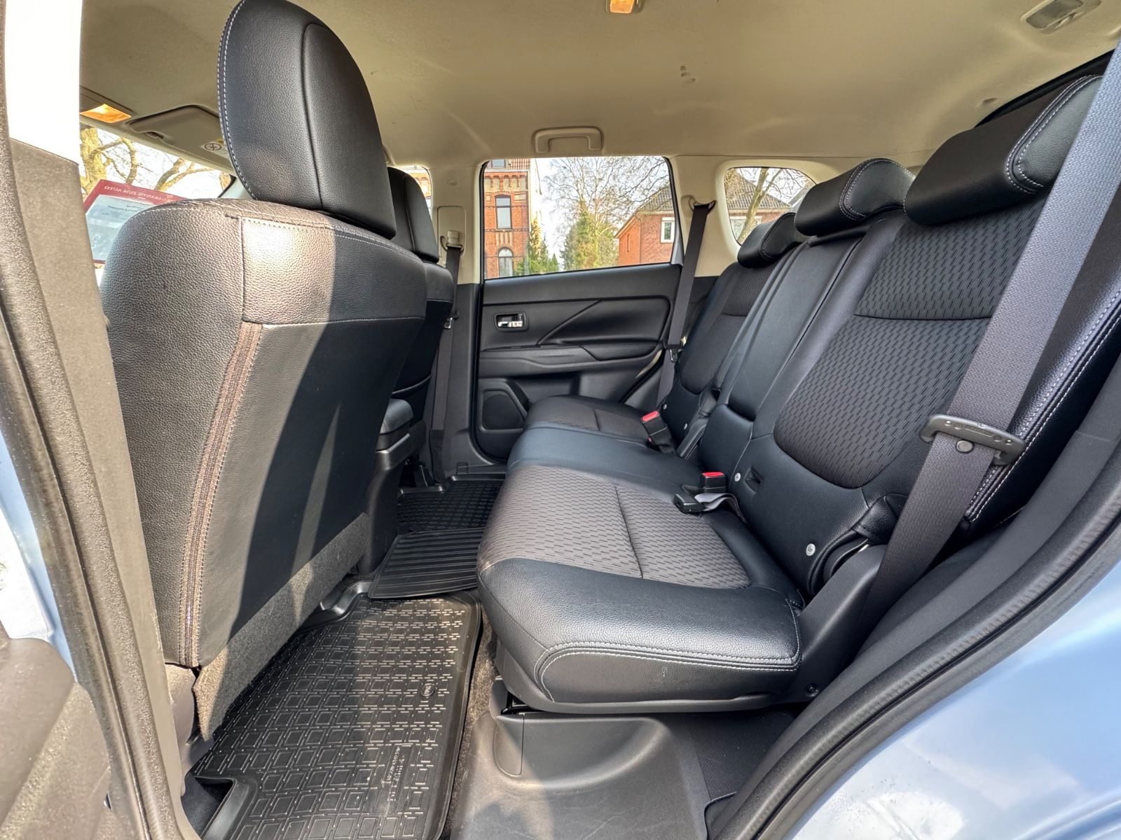 Mitsubishi Outlander – Bild 13