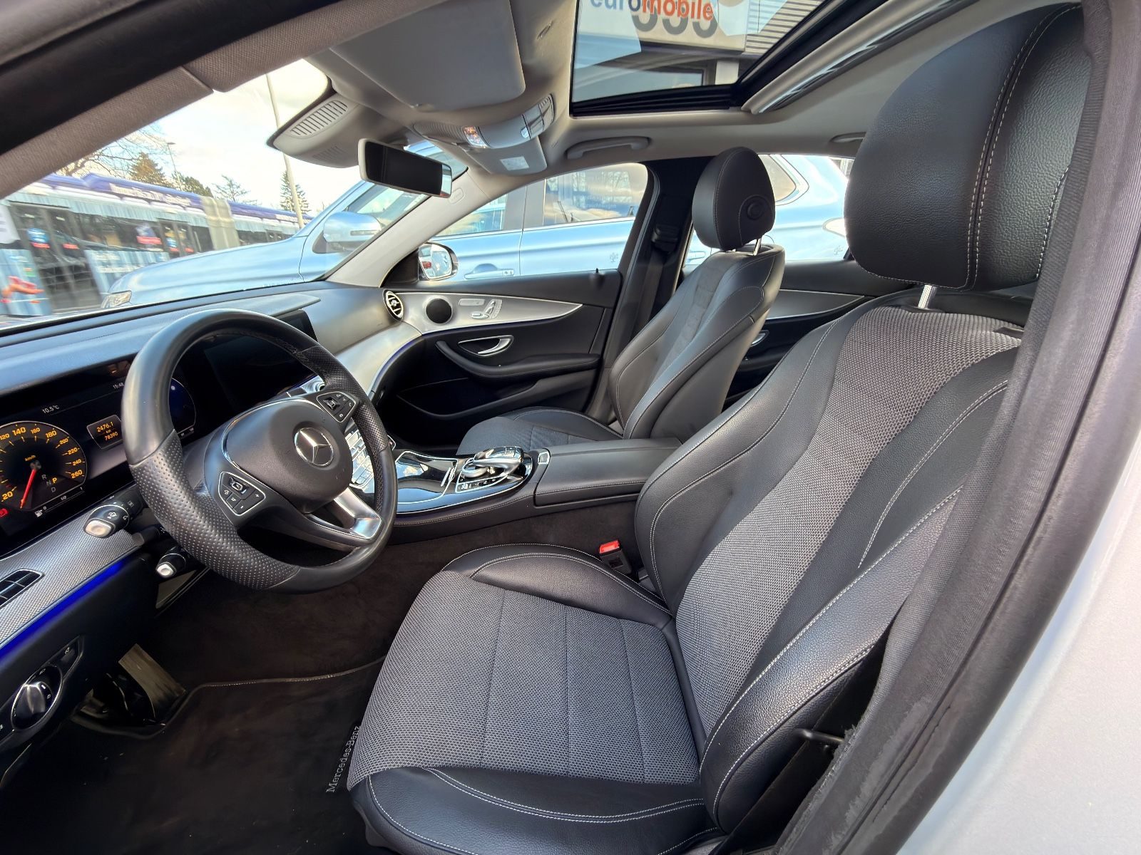 Mercedes-Benz E 220 – Bild 12