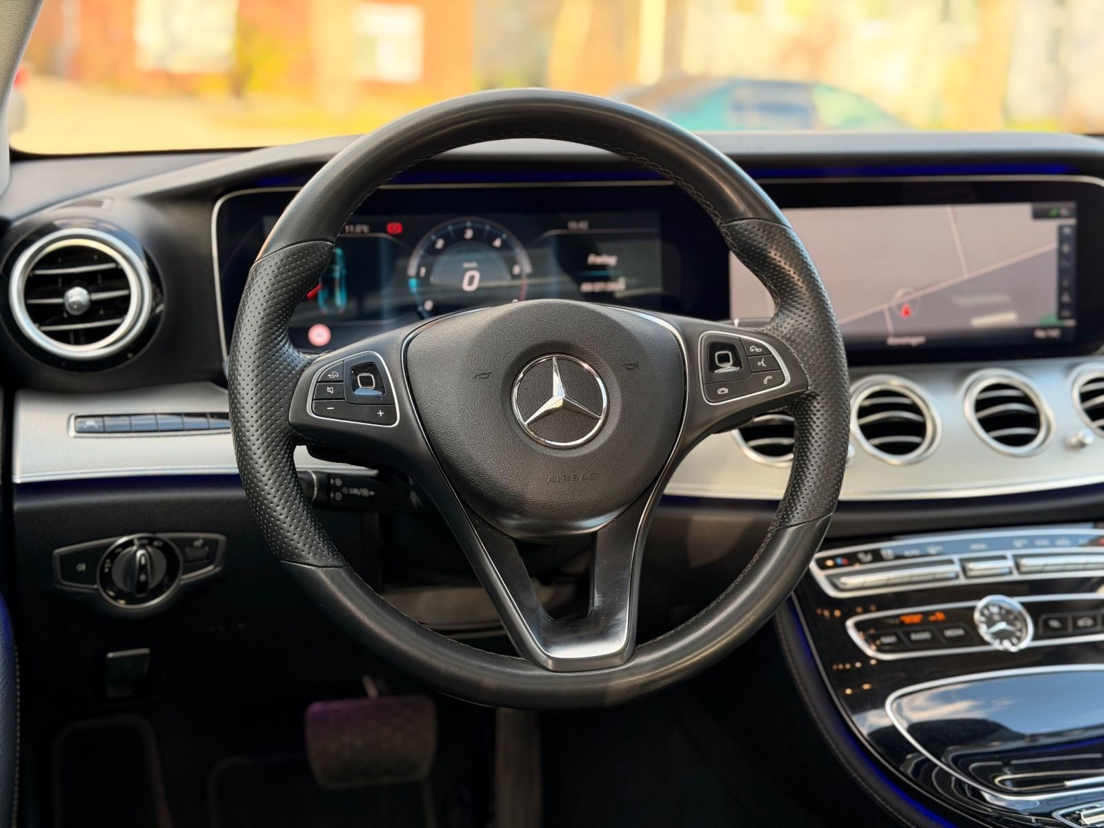 Mercedes-Benz E 220 – Bild 32