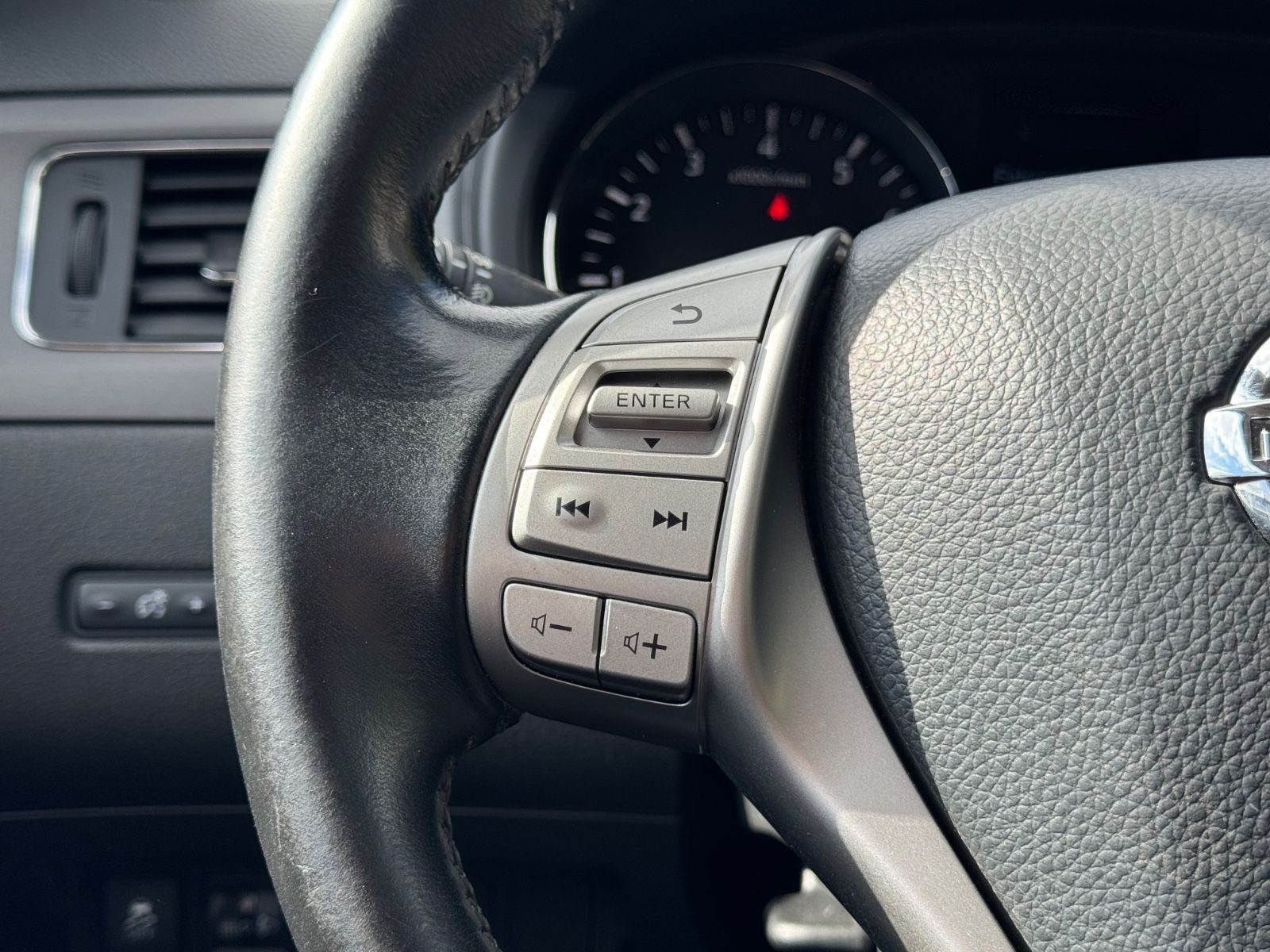 Nissan Pulsar – Bild 14