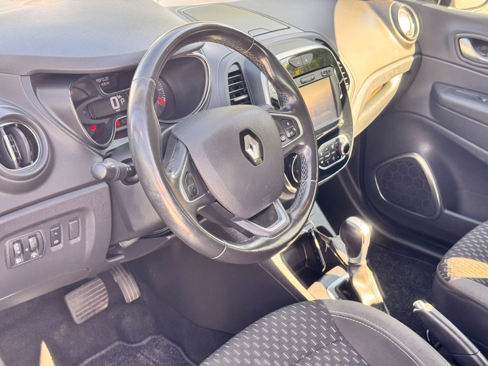 Renault Captur – Foto 15