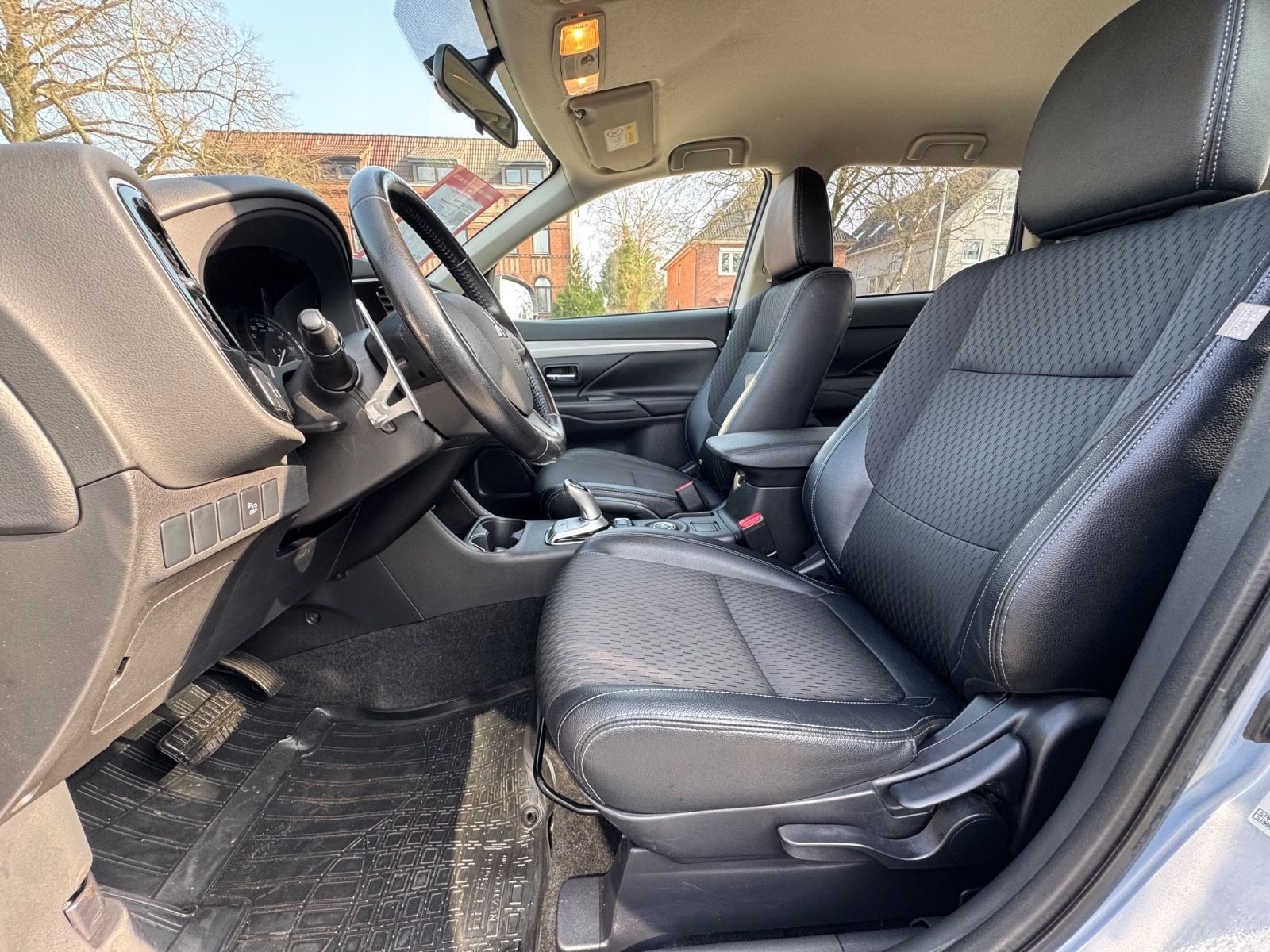 Mitsubishi Outlander – Bild 12